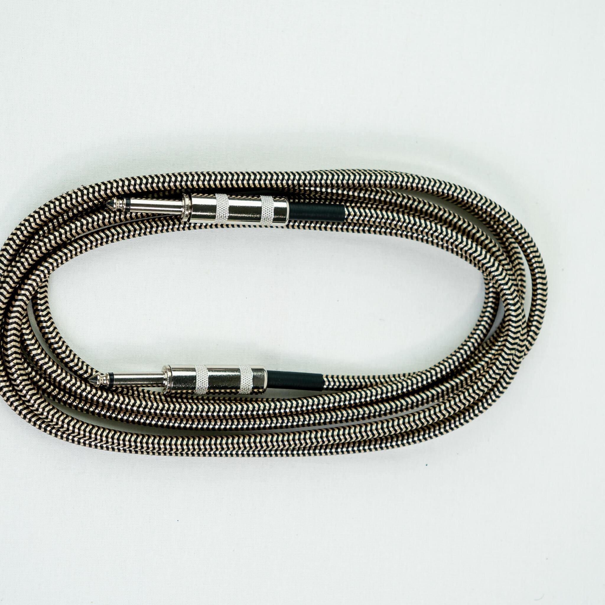 CABLE HEBIKUO PLUG PLUG 3M