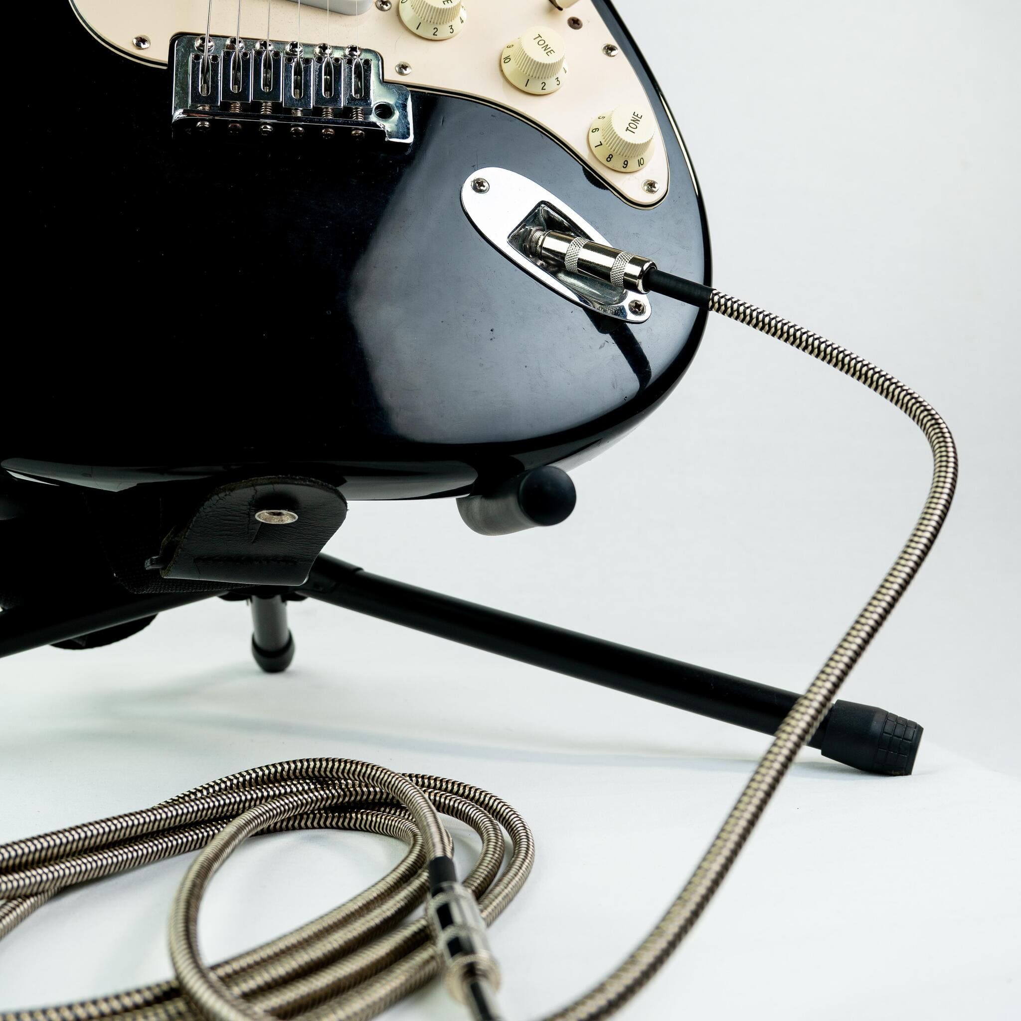 CABLE HEBIKUO PLUG PLUG 3M