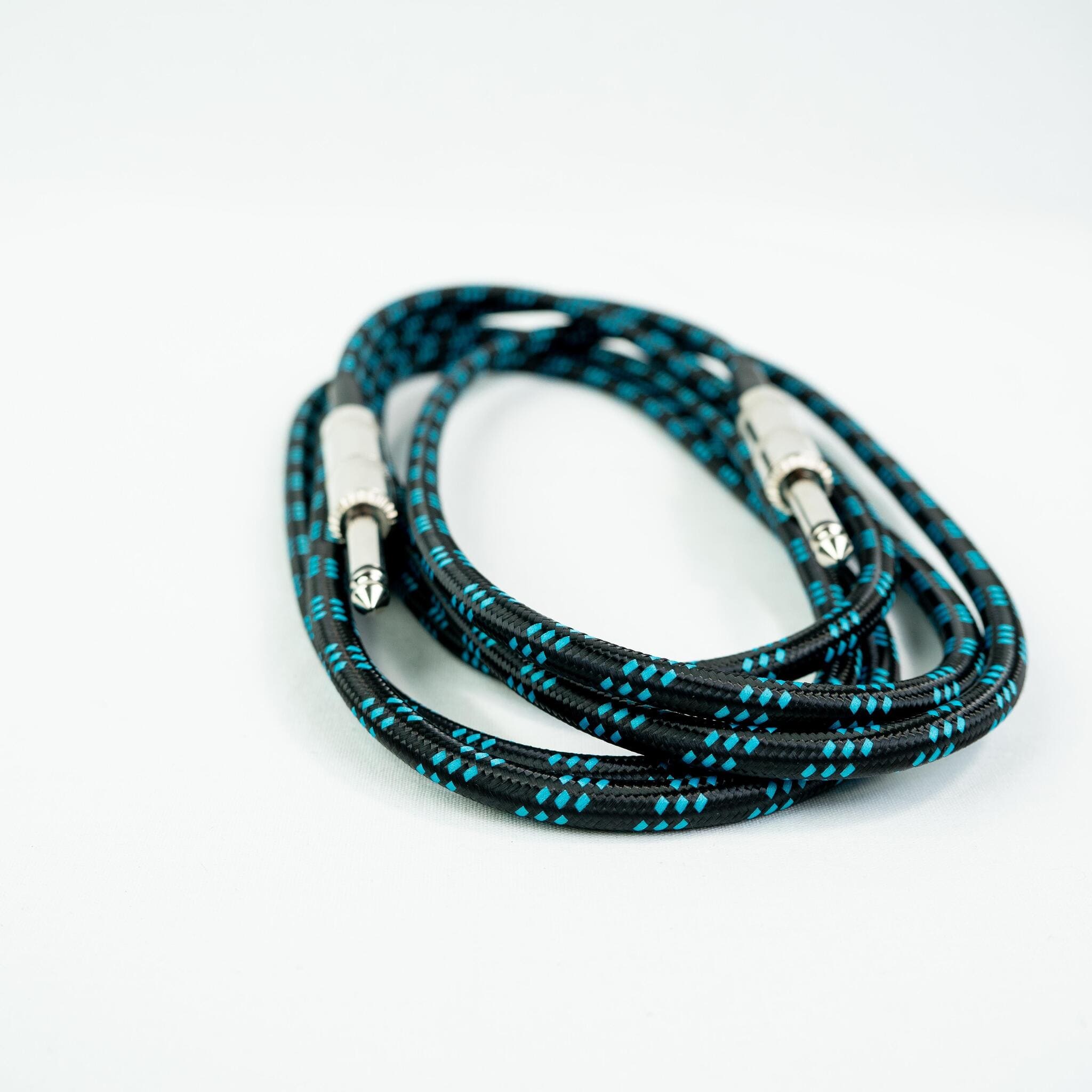 CABLE HEBIKUO PLUG PLUG 3M