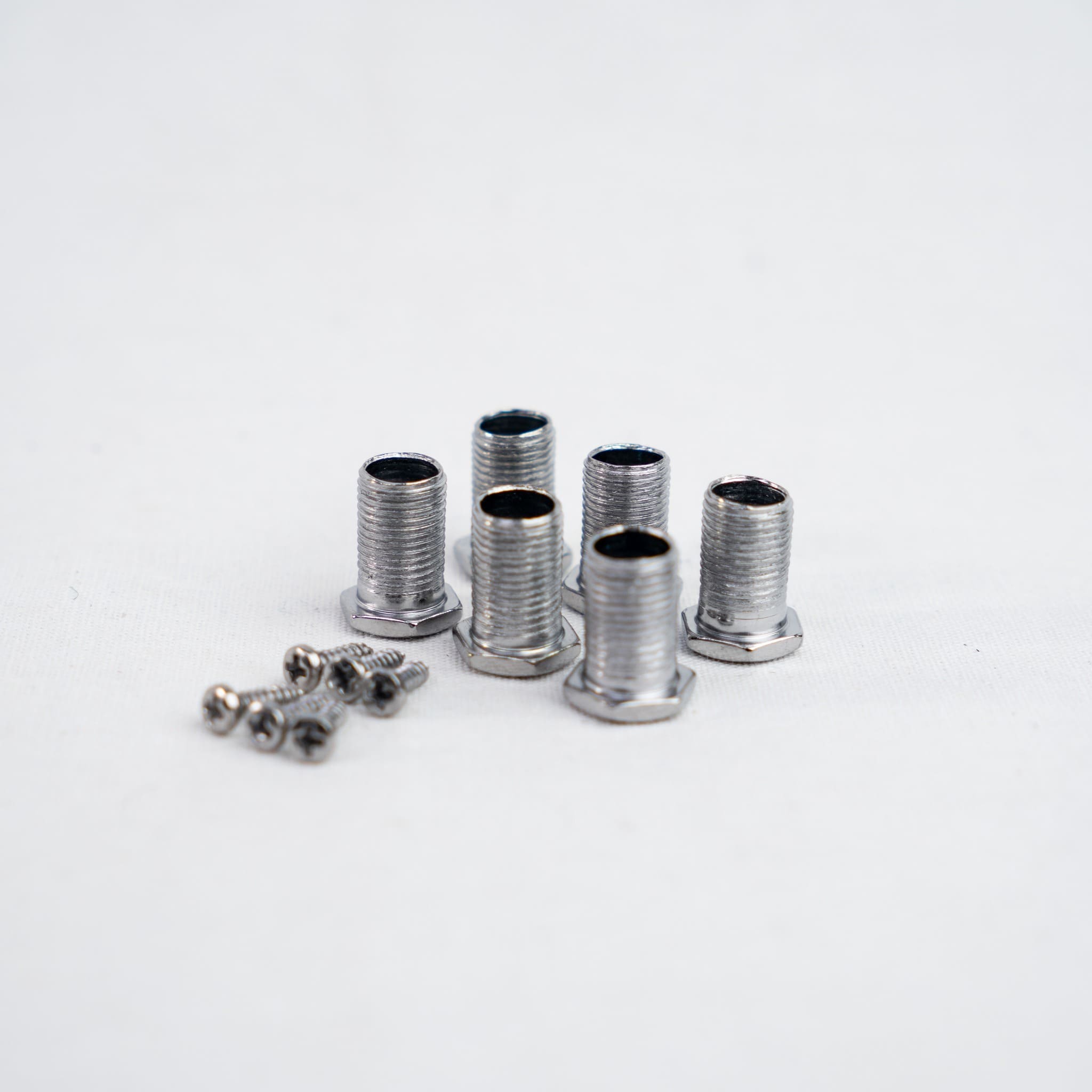 SET DE CLAVIJAS SENCILLAS DE METAL P/ CUATRO