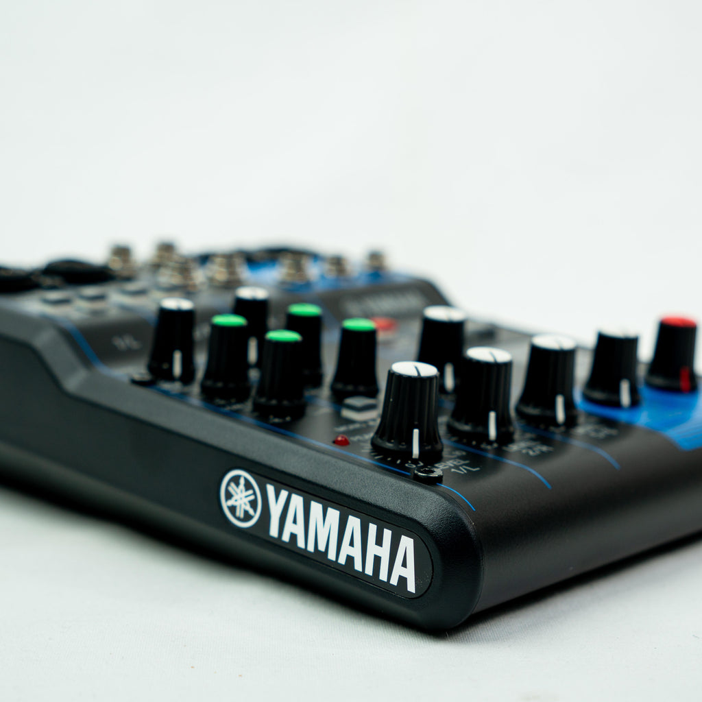 CONSOLA PASIVA YAMAHA 6C