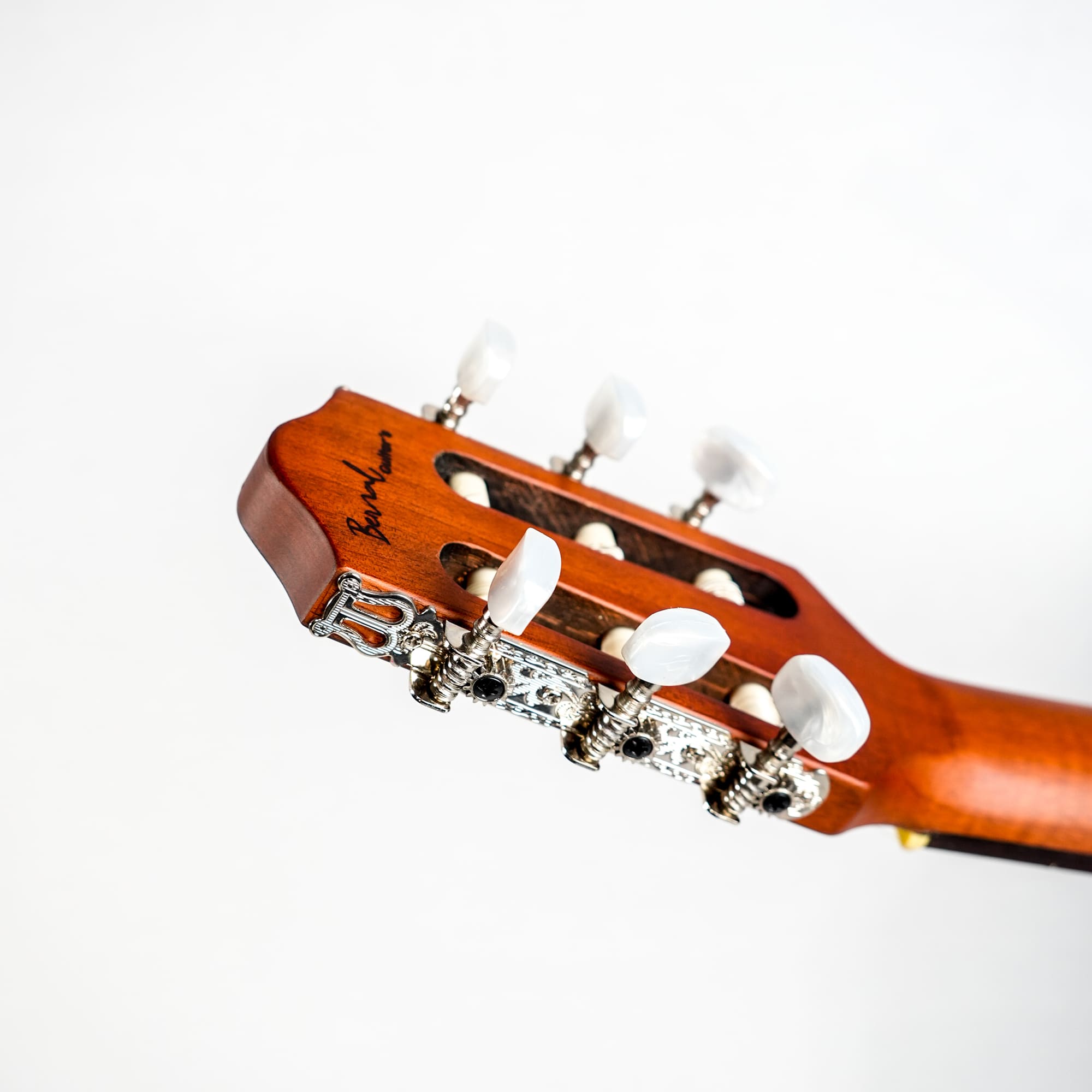 GUITARRA CUERDAS DE NYLON SILENT BERNAL NEGRA