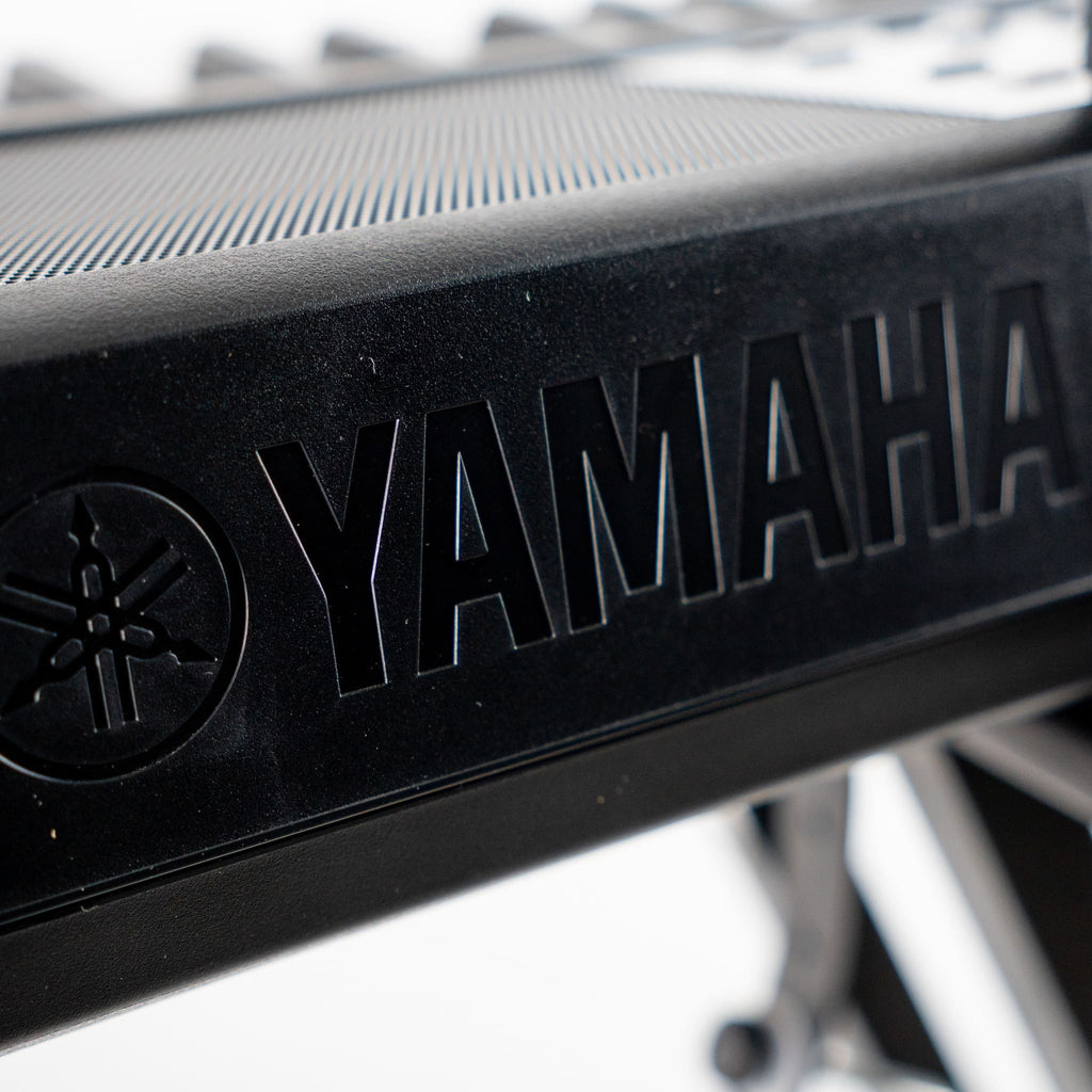 TECLADO YAMAHA PSR-E383